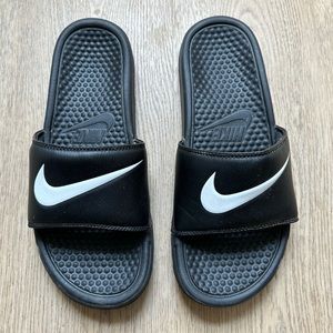 Nike Men’s Benassi Swoosh Slides